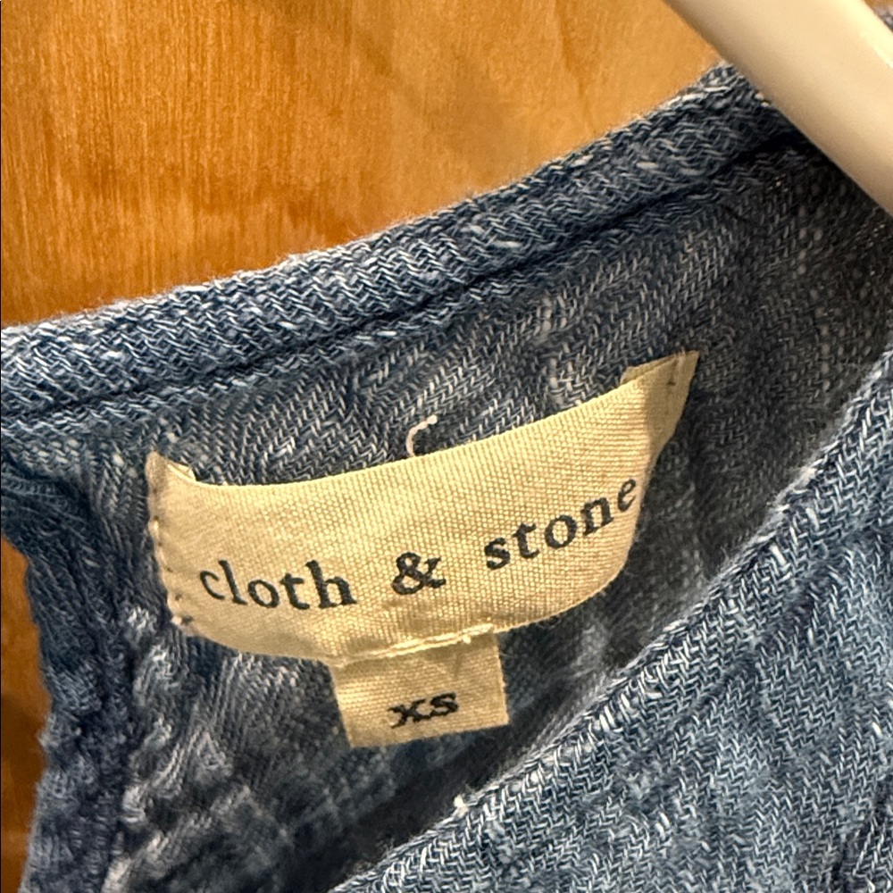 Cloth & Stone Textured Blue Tank Top - Picture 2 of 2